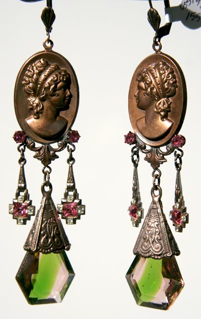 cameo pink-green drops