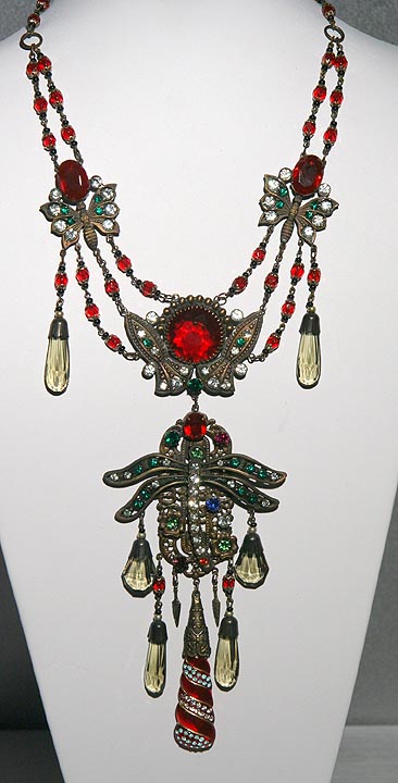 02_butterfly_lady_cameo