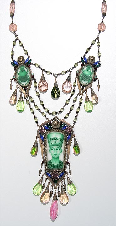 16_nephertiti_scarabs